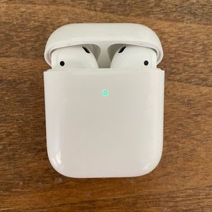Apple Generation 2 AirPods